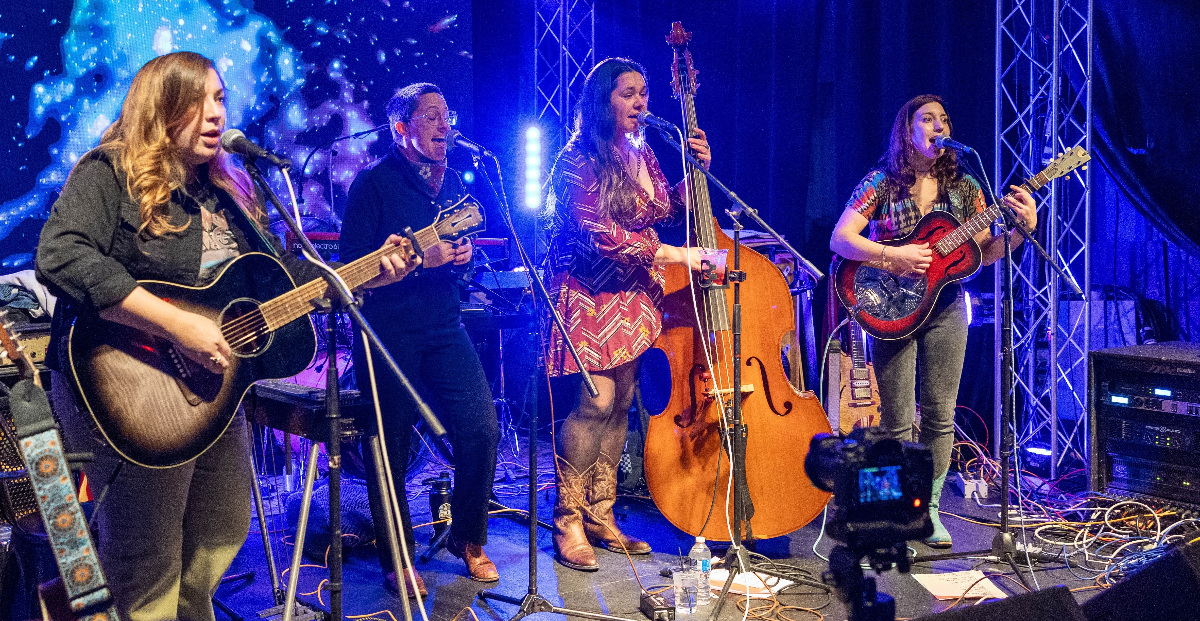 Cumberland Honey band, including all of the band members on stage